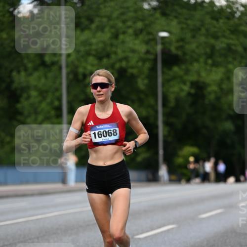 29.06.2025 - hella hamburg halbmarathon Dr. Thomas Lammeyer http://msf.ph/oto/8157912 29.06.2025 09:43:35 Kennedybrücke 5253, 6816, 9151, 9447, 9475 meine-sportfotos.de