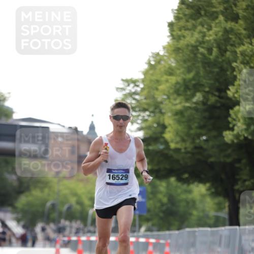 29.06.2025 - hella hamburg halbmarathon Jannik Wohlers http://msf.ph/oto/8157919 29.06.2025 09:38:37 Lombardsbrücke 16529 meine-sportfotos.de
