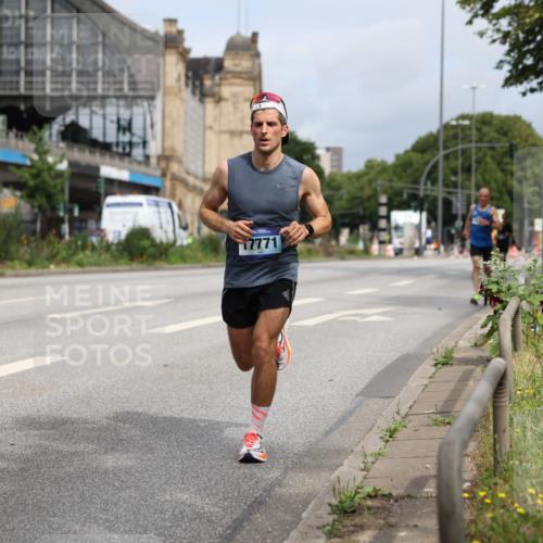 29.06.2025 - hella hamburg halbmarathon Yannick Fuchs http://msf.ph/oto/8157966 29.06.2025 10:18:48 20KM 6699, 7834, 9151, 9385, 9447, 16169, 17771, 19078 meine-sportfotos.de