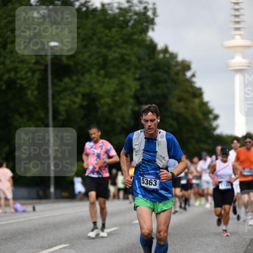 29.06.2025 - hella hamburg halbmarathon Dr. Thomas Lammeyer http://msf.ph/oto/8157970 29.06.2025 10:08:19 Kennedybrücke 1032, 1161, 1355, 1367, 1377, 1450, 1674, 2277, 2979, 3488, 4488, 4951, 5058, 5354, 5363, 5976, 6142, 6706, 6709, 7485, 8177, 8421, 8422, 8423, 9526, 10756 meine-sportfotos.de