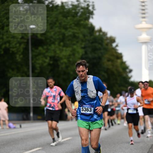 29.06.2025 - hella hamburg halbmarathon Dr. Thomas Lammeyer http://msf.ph/oto/8157988 29.06.2025 10:08:19 Kennedybrücke 1032, 1161, 1355, 1367, 1377, 1450, 1674, 2277, 2979, 3488, 4488, 4951, 5058, 5354, 5363, 5976, 6142, 6706, 6709, 7485, 8177, 8421, 8422, 8423, 9526, 10756 meine-sportfotos.de