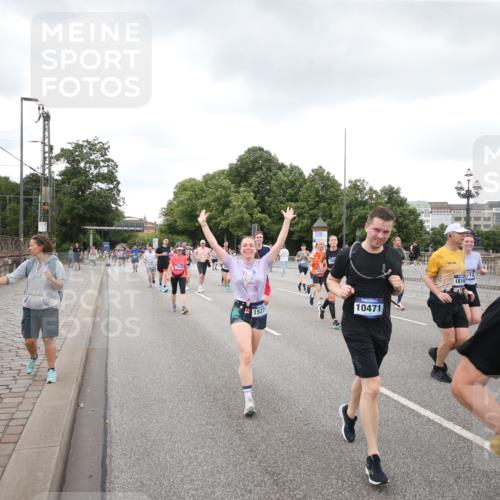 29.06.2025 - hella hamburg halbmarathon Jannik Wohlers http://msf.ph/oto/8157994 29.06.2025 10:54:24 Lombardsbrücke 1198, 2084, 2566, 2586, 2632, 3002, 4191, 4192, 5392, 5500, 5727, 5882, 6839, 6982, 8012, 8186, 9521, 9596, 10331, 10471, 11033, 11226, 11287, 11567, 11569, 12240, 12268, 12270, 13272, 13283, 13826, 13944, 13945, 14409, 14752, 15029, 15271, 15553, 15687, 16019, 16443, 16637, 18168, 18372, 19111 meine-sportfotos.de