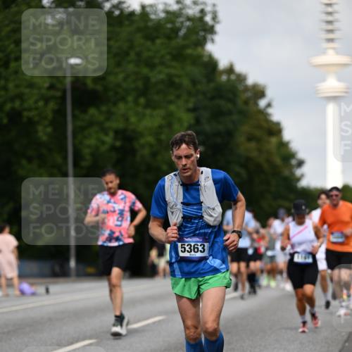 29.06.2025 - hella hamburg halbmarathon Dr. Thomas Lammeyer http://msf.ph/oto/8158002 29.06.2025 10:08:19 Kennedybrücke 1032, 1161, 1355, 1367, 1377, 1450, 1674, 2277, 2979, 3488, 4488, 4951, 5058, 5354, 5363, 5976, 6142, 6706, 6709, 7485, 8177, 8421, 8422, 8423, 9526, 10756 meine-sportfotos.de