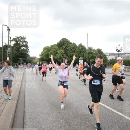 29.06.2025 - hella hamburg halbmarathon Jannik Wohlers http://msf.ph/oto/8158005 29.06.2025 10:54:24 Lombardsbrücke 1198, 2084, 2566, 2586, 2632, 3002, 4191, 4192, 5392, 5500, 5727, 5882, 6839, 6982, 8012, 8186, 9521, 9596, 10331, 10471, 11033, 11226, 11287, 11567, 11569, 12240, 12268, 12270, 13272, 13283, 13826, 13944, 13945, 14409, 14752, 15029, 15271, 15553, 15687, 16019, 16443, 16637, 18168, 18372, 19111 meine-sportfotos.de