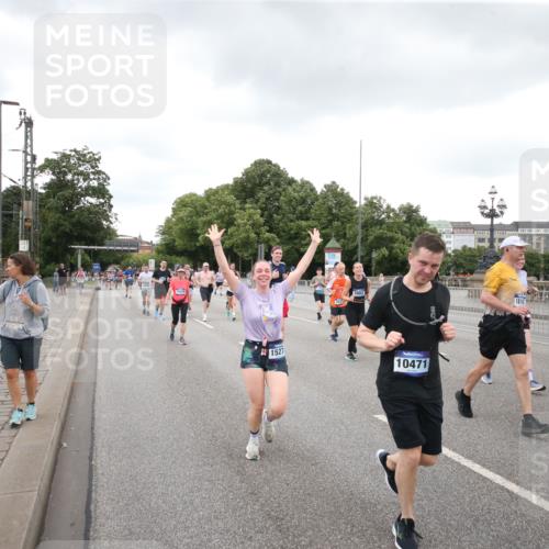 29.06.2025 - hella hamburg halbmarathon Jannik Wohlers http://msf.ph/oto/8158017 29.06.2025 10:54:24 Lombardsbrücke 1198, 2084, 2566, 2586, 2632, 3002, 4191, 4192, 5392, 5500, 5727, 5882, 6839, 6982, 8012, 8186, 9521, 9596, 10331, 10471, 11033, 11226, 11287, 11567, 11569, 12240, 12268, 12270, 13272, 13283, 13826, 13944, 13945, 14409, 14752, 15029, 15271, 15553, 15687, 16019, 16443, 16637, 18168, 18372, 19111 meine-sportfotos.de