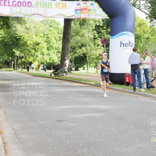29.06.2025 - hella hamburg halbmarathon MichiJ http://msf.ph/oto/8158018 29.06.2025 10:08:22 Zwischen KM18-KM19 4116 meine-sportfotos.de