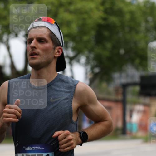 29.06.2025 - hella hamburg halbmarathon Yannick Fuchs http://msf.ph/oto/8158021 29.06.2025 10:18:50 20KM 6699, 7834, 9385, 9447, 16169, 17771, 19078 meine-sportfotos.de