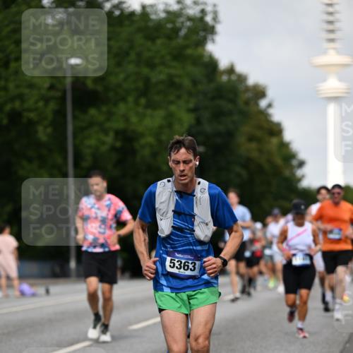 29.06.2025 - hella hamburg halbmarathon Dr. Thomas Lammeyer http://msf.ph/oto/8158022 29.06.2025 10:08:20 Kennedybrücke 1032, 1161, 1355, 1367, 1377, 1450, 1674, 2277, 2979, 3413, 3488, 4488, 4951, 5058, 5354, 5363, 5365, 5976, 6142, 6706, 6709, 7485, 8177, 8421, 8422, 8423, 9526, 10756 meine-sportfotos.de