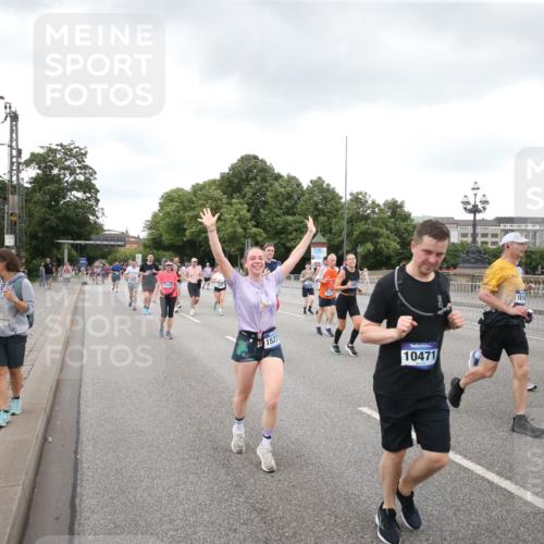 29.06.2025 - hella hamburg halbmarathon Jannik Wohlers http://msf.ph/oto/8158028 29.06.2025 10:54:24 Lombardsbrücke 1198, 2084, 2566, 2586, 2632, 3002, 4191, 4192, 5392, 5500, 5727, 5882, 6839, 6982, 8012, 8186, 9521, 9596, 10331, 10471, 11033, 11226, 11287, 11567, 11569, 12240, 12268, 12270, 13272, 13283, 13826, 13944, 13945, 14409, 14752, 15029, 15271, 15553, 15687, 16019, 16443, 16637, 18168, 18372, 19111 meine-sportfotos.de