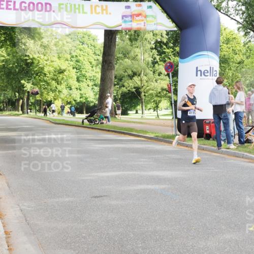 29.06.2025 - hella hamburg halbmarathon MichiJ http://msf.ph/oto/8158043 29.06.2025 10:08:22 Zwischen KM18-KM19 4116 meine-sportfotos.de