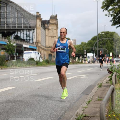29.06.2025 - hella hamburg halbmarathon Yannick Fuchs http://msf.ph/oto/8158052 29.06.2025 10:18:52 20KM 5301, 6699, 7834, 9385, 9447, 16169, 17771, 19078 meine-sportfotos.de