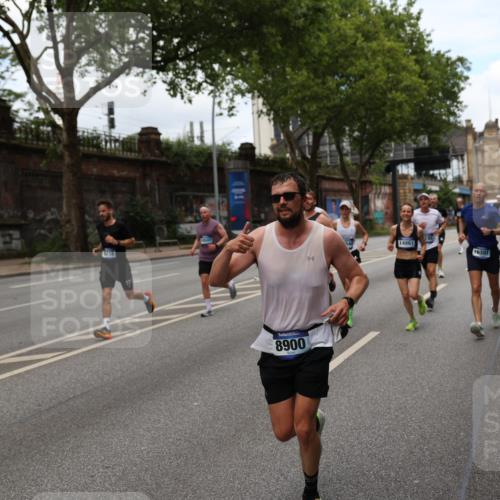 29.06.2025 - hella hamburg halbmarathon Yannick Fuchs http://msf.ph/oto/8158062 29.06.2025 10:38:32 20KM 1220, 1391, 1415, 1558, 1902, 2365, 2402, 2816, 3004, 3021, 3907, 4310, 4425, 4981, 4999, 5231, 5275, 5476, 5624, 6490, 6705, 6903, 6991, 7005, 7191, 7322, 8063, 8145, 8218, 8722, 8900, 9081, 9159, 9374, 9444, 9633, 10193, 10596, 10669, 10930, 11346, 11469, 12554, 12966, 13421, 13996, 14667, 14798, 14861, 15185, 15225, 15233, 15280, 15512, 15862, 16062, 16224, 16301, 16316, 16547, 16549, 16893, 17251, 17376, 17729, 17748, 17912, 18942 meine-sportfotos.de