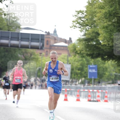 29.06.2025 - hella hamburg halbmarathon Jannik Wohlers http://msf.ph/oto/8158063 29.06.2025 09:38:47 Lombardsbrücke 14188, 16529 meine-sportfotos.de
