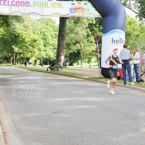 29.06.2025 - hella hamburg halbmarathon MichiJ http://msf.ph/oto/8158070 29.06.2025 10:08:22 Zwischen KM18-KM19 4116 meine-sportfotos.de