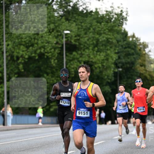29.06.2025 - hella hamburg halbmarathon Dr. Thomas Lammeyer http://msf.ph/oto/8158098 29.06.2025 09:43:38 Kennedybrücke 5253, 6816, 9151, 9447, 9475 meine-sportfotos.de
