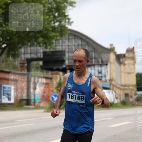 29.06.2025 - hella hamburg halbmarathon Yannick Fuchs http://msf.ph/oto/8158102 29.06.2025 10:18:53 20KM 5301, 6699, 7834, 9385, 9447, 16169, 17771, 19078 meine-sportfotos.de