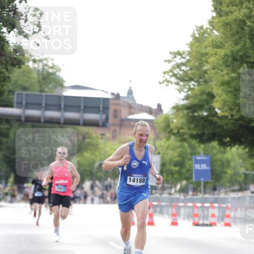 29.06.2025 - hella hamburg halbmarathon Jannik Wohlers http://msf.ph/oto/8158108 29.06.2025 09:38:47 Lombardsbrücke 14188, 16529 meine-sportfotos.de