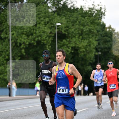 29.06.2025 - hella hamburg halbmarathon Dr. Thomas Lammeyer http://msf.ph/oto/8158117 29.06.2025 09:43:39 Kennedybrücke 5253, 6816, 9151, 9447, 9475 meine-sportfotos.de
