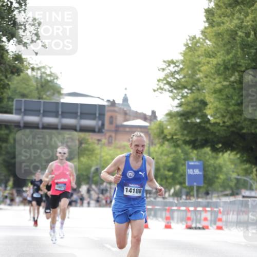 29.06.2025 - hella hamburg halbmarathon Jannik Wohlers http://msf.ph/oto/8158127 29.06.2025 09:38:48 Lombardsbrücke 14188, 16529 meine-sportfotos.de
