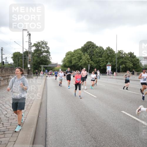 29.06.2025 - hella hamburg halbmarathon Jannik Wohlers http://msf.ph/oto/8158129 29.06.2025 10:54:26 Lombardsbrücke 1198, 2084, 2566, 2632, 3002, 4191, 4192, 5392, 5500, 5727, 5882, 6839, 6982, 8012, 8186, 9521, 9596, 10109, 10331, 10471, 11033, 11226, 11287, 12240, 12268, 12270, 13272, 13283, 13826, 13944, 13945, 13979, 13980, 14752, 15029, 15271, 15553, 15687, 16019, 16443, 16637, 18168, 18372, 19111 meine-sportfotos.de