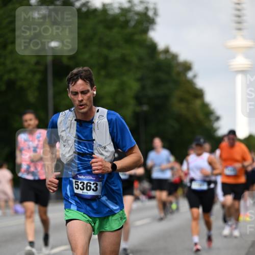 29.06.2025 - hella hamburg halbmarathon Dr. Thomas Lammeyer http://msf.ph/oto/8158141 29.06.2025 10:08:20 Kennedybrücke 1032, 1161, 1355, 1367, 1377, 1450, 1674, 2277, 2979, 3413, 3488, 4488, 4951, 5058, 5354, 5363, 5365, 5976, 6142, 6706, 6709, 7485, 8177, 8421, 8422, 8423, 9526, 10756 meine-sportfotos.de