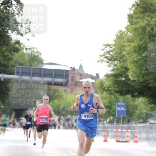 29.06.2025 - hella hamburg halbmarathon Jannik Wohlers http://msf.ph/oto/8158161 29.06.2025 09:38:48 Lombardsbrücke 14188, 16529 meine-sportfotos.de