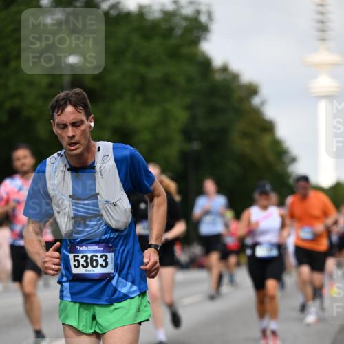 29.06.2025 - hella hamburg halbmarathon Dr. Thomas Lammeyer http://msf.ph/oto/8158171 29.06.2025 10:08:21 Kennedybrücke 1032, 1161, 1355, 1367, 1377, 1674, 2277, 2979, 3413, 3488, 4488, 4951, 5058, 5354, 5363, 5365, 5976, 6142, 6706, 6709, 7485, 8177, 8421, 9526, 10756 meine-sportfotos.de