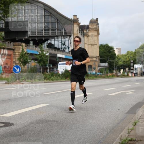 29.06.2025 - hella hamburg halbmarathon Yannick Fuchs http://msf.ph/oto/8158177 29.06.2025 10:18:58 20KM 5301, 6699, 7834, 9385, 9447, 10780, 13440, 16169, 19078 meine-sportfotos.de