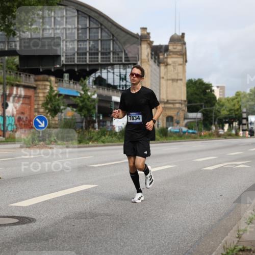 29.06.2025 - hella hamburg halbmarathon Yannick Fuchs http://msf.ph/oto/8158187 29.06.2025 10:18:58 20KM 5301, 6699, 7834, 9385, 9447, 10780, 13440, 16169, 19078 meine-sportfotos.de