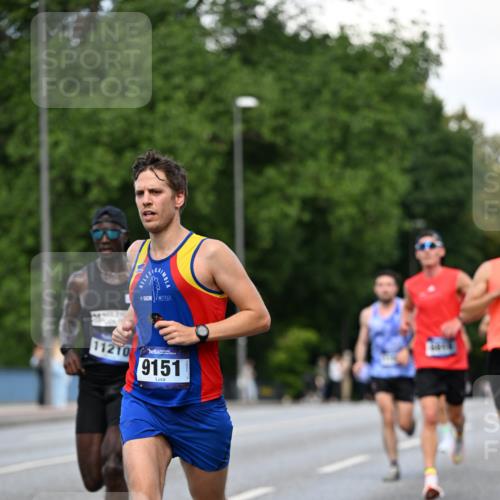 29.06.2025 - hella hamburg halbmarathon Dr. Thomas Lammeyer http://msf.ph/oto/8158191 29.06.2025 09:43:39 Kennedybrücke 5253, 6816, 9151, 9447, 9475 meine-sportfotos.de