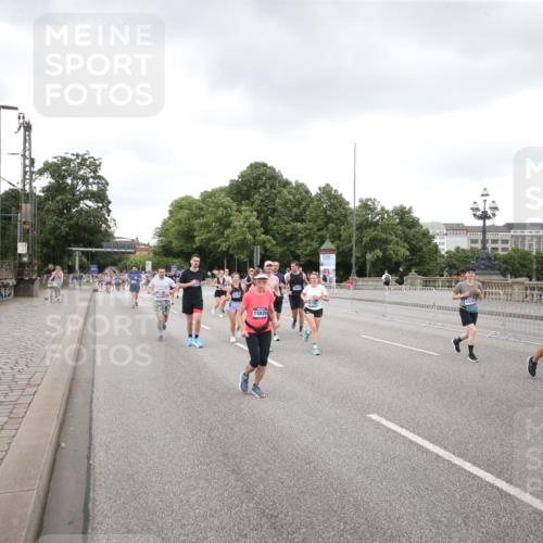 29.06.2025 - hella hamburg halbmarathon Jannik Wohlers http://msf.ph/oto/8158196 29.06.2025 10:54:27 Lombardsbrücke 1198, 2084, 2566, 2632, 3002, 4191, 4192, 5392, 5500, 5727, 5882, 6839, 6982, 8012, 8186, 9521, 9596, 10109, 10331, 10471, 10686, 11033, 11226, 11287, 12240, 12268, 12270, 13272, 13283, 13944, 13945, 13979, 13980, 14752, 15029, 15271, 15553, 16019, 16443, 16637, 18168, 18372, 19111 meine-sportfotos.de