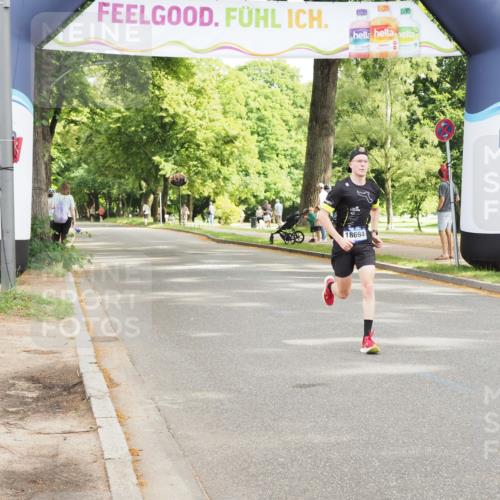 29.06.2025 - hella hamburg halbmarathon MichiJ http://msf.ph/oto/8158239 29.06.2025 10:08:36 Zwischen KM18-KM19 18694 meine-sportfotos.de