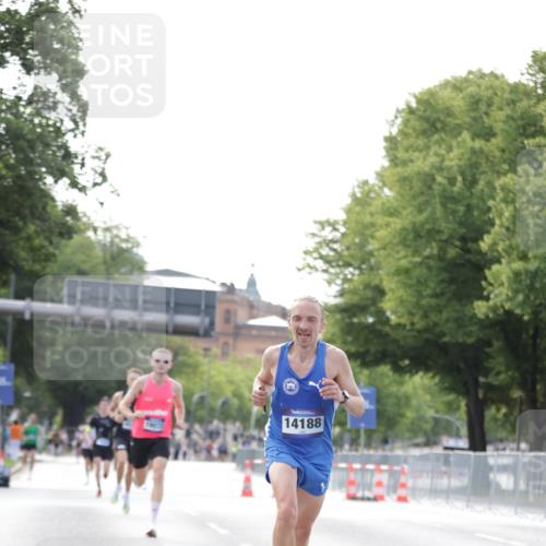 29.06.2025 - hella hamburg halbmarathon Jannik Wohlers http://msf.ph/oto/8158252 29.06.2025 09:38:48 Lombardsbrücke 14188, 16529 meine-sportfotos.de