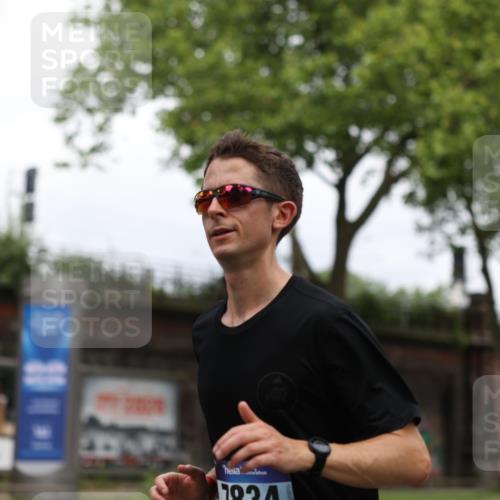 29.06.2025 - hella hamburg halbmarathon Yannick Fuchs http://msf.ph/oto/8158253 29.06.2025 10:19:00 20KM 5301, 6699, 7834, 7963, 9385, 9447, 10780, 13440, 19078 meine-sportfotos.de