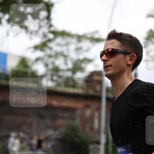 29.06.2025 - hella hamburg halbmarathon Yannick Fuchs http://msf.ph/oto/8158278 29.06.2025 10:19:00 20KM 5301, 6699, 7834, 7963, 9385, 9447, 10780, 13440, 19078 meine-sportfotos.de
