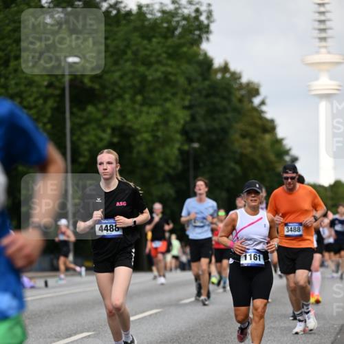 29.06.2025 - hella hamburg halbmarathon Dr. Thomas Lammeyer http://msf.ph/oto/8158289 29.06.2025 10:08:22 Kennedybrücke 1032, 1161, 1355, 1367, 1377, 1674, 2277, 2979, 3413, 3488, 4488, 4951, 5354, 5363, 5365, 5976, 6142, 6706, 6709, 7485, 8177, 9526, 10756 meine-sportfotos.de