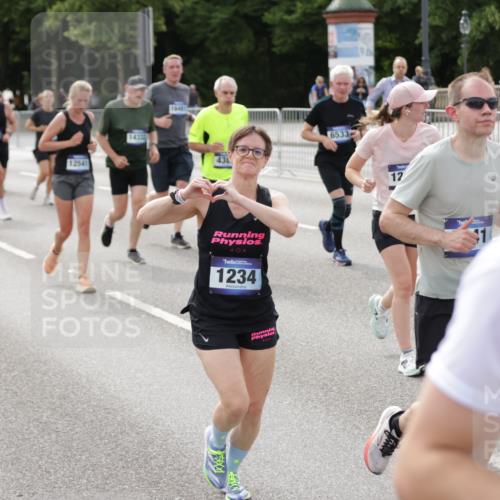 29.06.2025 - hella hamburg halbmarathon Jannik Wohlers http://msf.ph/oto/8158299 29.06.2025 10:18:07 Lombardsbrücke 1234, 1820, 2335, 2703, 3202, 3529, 4123, 4383, 4802, 5909, 5910, 6332, 6533, 7160, 7454, 8341, 8665, 9222, 9276, 9505, 9586, 9658, 9748, 9834, 10172, 10502, 10659, 10687, 10856, 11020, 12541, 12548, 12552, 12703, 12847, 13193, 13341, 13370, 13933, 14023, 14332, 14627, 14760, 14770, 14967, 15138, 15208, 15393, 15436, 15749, 16209, 16451, 16828, 16833, 17048, 17283, 17876, 18697, 18807, 18825 meine-sportfotos.de