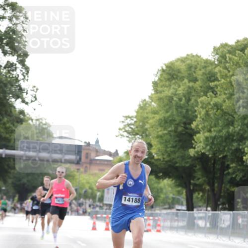 29.06.2025 - hella hamburg halbmarathon Jannik Wohlers http://msf.ph/oto/8158315 29.06.2025 09:38:49 Lombardsbrücke 14188, 16529, 19072 meine-sportfotos.de