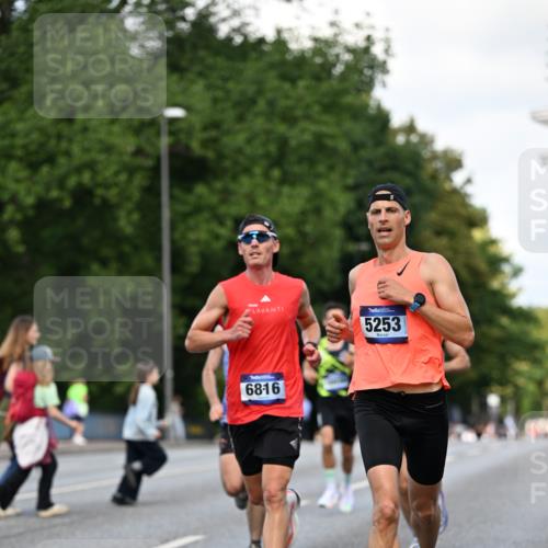 29.06.2025 - hella hamburg halbmarathon Dr. Thomas Lammeyer http://msf.ph/oto/8158334 29.06.2025 09:43:40 Kennedybrücke 5253, 6816, 9151, 9447, 9475 meine-sportfotos.de
