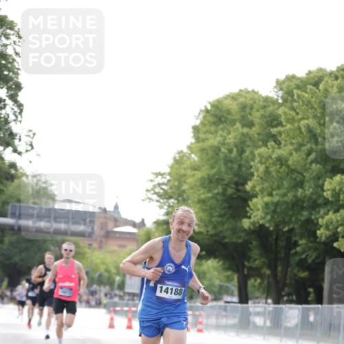 29.06.2025 - hella hamburg halbmarathon Jannik Wohlers http://msf.ph/oto/8158341 29.06.2025 09:38:49 Lombardsbrücke 14188, 16529, 19072 meine-sportfotos.de