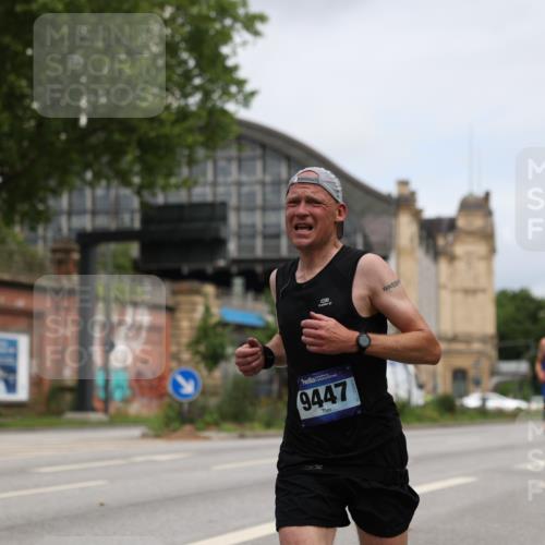 29.06.2025 - hella hamburg halbmarathon Yannick Fuchs http://msf.ph/oto/8158344 29.06.2025 10:19:05 20KM 5301, 6699, 6816, 7963, 9385, 9447, 10780, 11194, 12360, 13440, 19078 meine-sportfotos.de