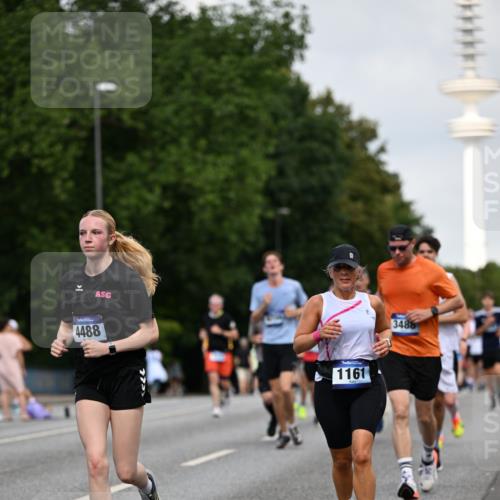 29.06.2025 - hella hamburg halbmarathon Dr. Thomas Lammeyer http://msf.ph/oto/8158361 29.06.2025 10:08:22 Kennedybrücke 1032, 1161, 1355, 1367, 1377, 1674, 2277, 2979, 3413, 3488, 4488, 4951, 5354, 5363, 5365, 5976, 6142, 6706, 6709, 7485, 8177, 9526, 10756 meine-sportfotos.de