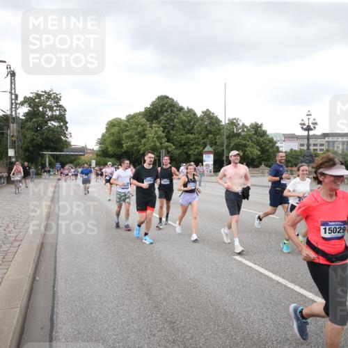 29.06.2025 - hella hamburg halbmarathon Jannik Wohlers http://msf.ph/oto/8158370 29.06.2025 10:54:28 Lombardsbrücke 1198, 2084, 2566, 2632, 3002, 4191, 4192, 5392, 5500, 5727, 5882, 6839, 6982, 8012, 8186, 9521, 9596, 10109, 10331, 10471, 10686, 11033, 11226, 11287, 12240, 12268, 12270, 13272, 13283, 13944, 13945, 13979, 13980, 14752, 15271, 15553, 16019, 16432, 16443, 16637, 16665, 18168, 18372, 19111 meine-sportfotos.de