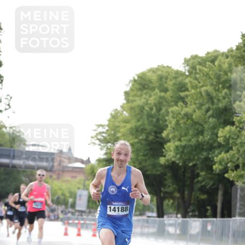 29.06.2025 - hella hamburg halbmarathon Jannik Wohlers http://msf.ph/oto/8158371 29.06.2025 09:38:49 Lombardsbrücke 14188, 16529, 19072 meine-sportfotos.de