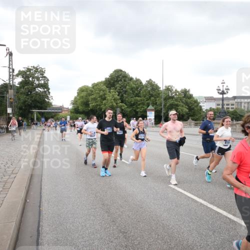29.06.2025 - hella hamburg halbmarathon Jannik Wohlers http://msf.ph/oto/8158381 29.06.2025 10:54:29 Lombardsbrücke 1198, 2084, 2566, 2632, 3002, 4191, 4192, 5392, 5500, 5727, 5882, 6839, 6982, 8012, 8186, 9521, 9596, 10109, 10331, 10471, 10686, 11226, 11287, 12240, 12268, 12270, 13283, 13944, 13945, 13979, 13980, 14752, 15271, 15553, 16432, 16433, 16443, 16637, 16664, 16665, 18168, 18372, 19111 meine-sportfotos.de