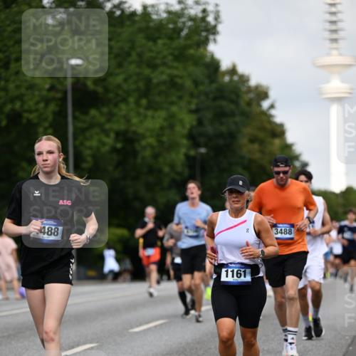 29.06.2025 - hella hamburg halbmarathon Dr. Thomas Lammeyer http://msf.ph/oto/8158383 29.06.2025 10:08:22 Kennedybrücke 1032, 1161, 1355, 1367, 1377, 1674, 2277, 2979, 3413, 3488, 4488, 4951, 5354, 5363, 5365, 5976, 6142, 6706, 6709, 7485, 8177, 9526, 10756 meine-sportfotos.de