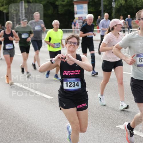 29.06.2025 - hella hamburg halbmarathon Jannik Wohlers http://msf.ph/oto/8158391 29.06.2025 10:18:07 Lombardsbrücke 1234, 1820, 2335, 2703, 3202, 3529, 4123, 4383, 4802, 5909, 5910, 6332, 6533, 7160, 7454, 8341, 8665, 9222, 9276, 9505, 9586, 9658, 9748, 9834, 10172, 10502, 10659, 10687, 10856, 11020, 12541, 12548, 12552, 12703, 12847, 13193, 13341, 13370, 13933, 14023, 14332, 14627, 14760, 14770, 14967, 15138, 15208, 15393, 15436, 15749, 16209, 16451, 16828, 16833, 17048, 17283, 17876, 18697, 18807, 18825 meine-sportfotos.de