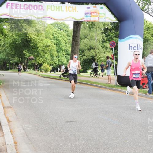 29.06.2025 - hella hamburg halbmarathon MichiJ http://msf.ph/oto/8158394 29.06.2025 10:08:58 Zwischen KM18-KM19 14932, 19072 meine-sportfotos.de
