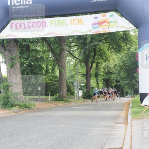 29.06.2025 - hella hamburg halbmarathon KatJ http://msf.ph/oto/8158400 29.06.2025 09:04:52 Zwischen KM18-KM19  meine-sportfotos.de