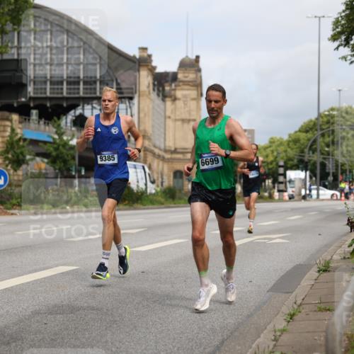 29.06.2025 - hella hamburg halbmarathon Yannick Fuchs http://msf.ph/oto/8158404 29.06.2025 10:19:07 20KM 5301, 6699, 6816, 7963, 9385, 9447, 10234, 10780, 11194, 12360, 13440, 19078 meine-sportfotos.de